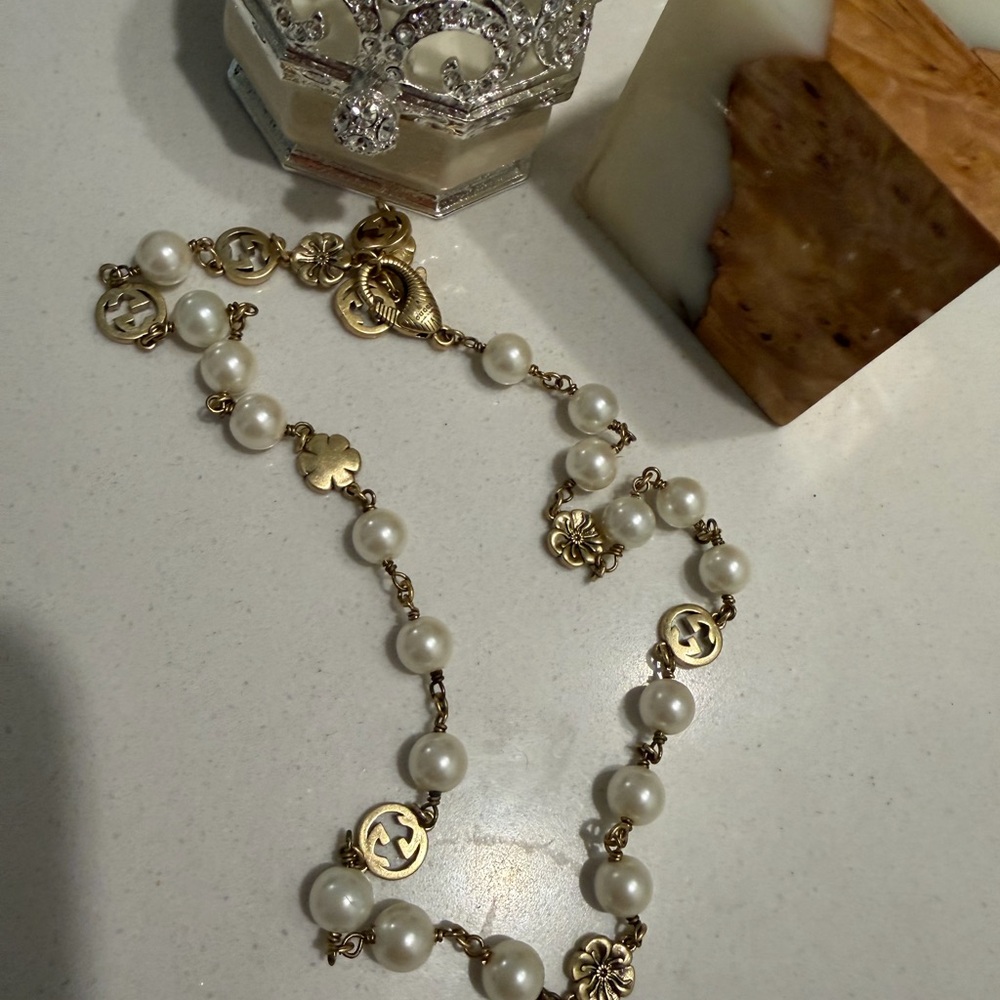 Classic Pearl and Gold-Tone Floral Necklace!!